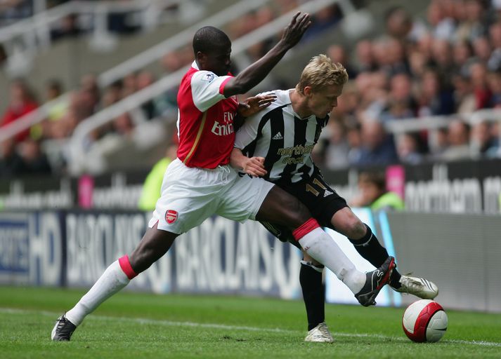 Eboue er á meiðslalistanum og leikur ekki með Arsenal í dag.