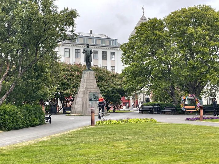 Boðað er til mótmælanna á Austurvelli í dag.