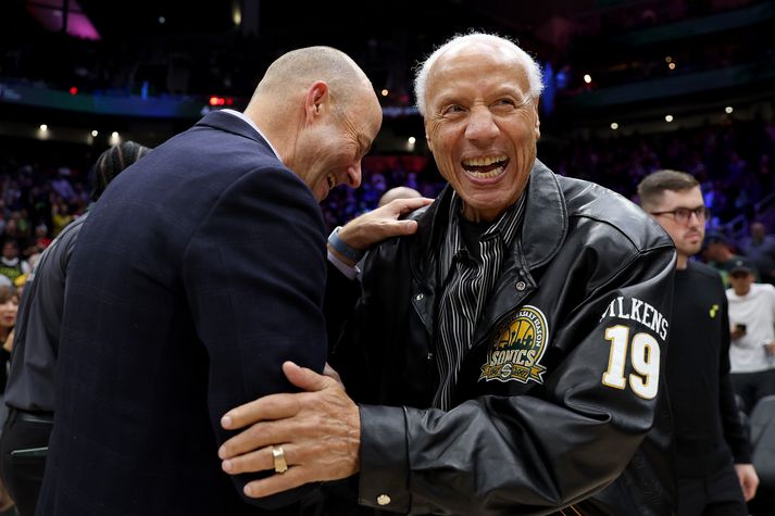 Lenny Wilkens átti magnaðan feril sem bæði leikmaður og þjálfari og var einn sá virtasti í NBA-fjölskyldunni.