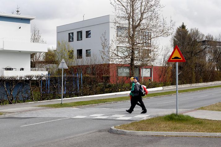 Að sögn verður sérstök áhersla lögð á að bæta öryggi á gönguleiðum skólabarna.