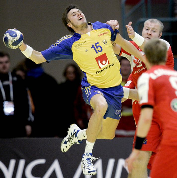 Jonas Larholm í leik með Svíum gegn íslenska landsliðinu.