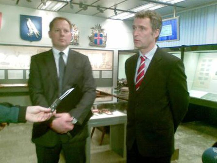 Svein Harald Öygard, bankastjóri Seðlabanka Íslands og Jens Stoltenberg forsætisráðherra Noregs.