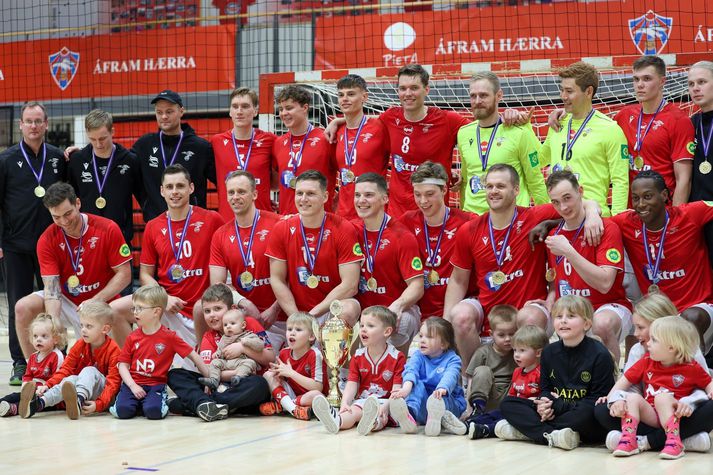 Valsmenn eru deildarmeistarar Olís-deildarinnar.