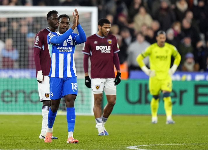 Danny Welbeck skoraði úr einni vítaspyrnu gegn West Ham United en klúðraði annarri.