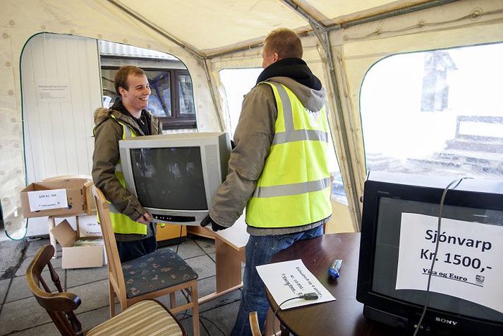 Nóg að gera Sjónvörpin fást á aðeins 1.500 krónur.Fréttablaðið/anton