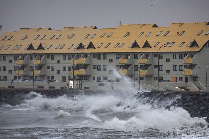 Veðrið mun ekki leika við landsmenn í dag.