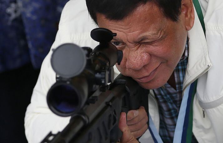 Duterte er fyrsti Asíuleiðtoginn sem er ákærður fyrir dómstólnum í Haag. 