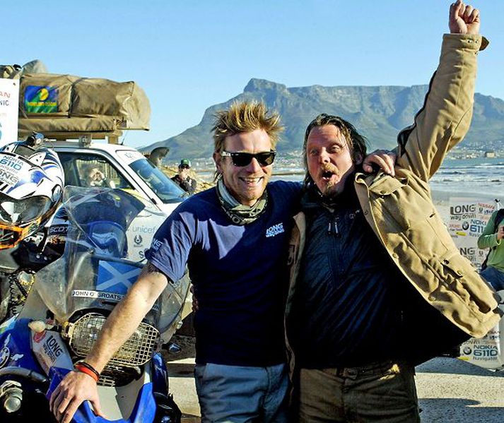 Ewan McGregor og Charlie Boorman kátir á leiðarenda.