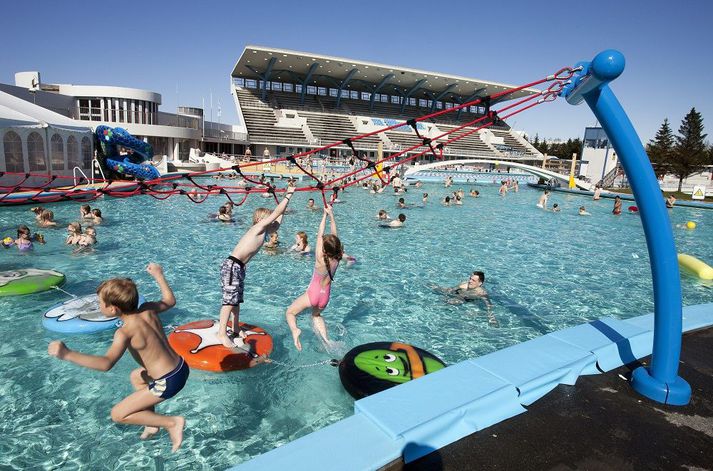 Það kostar 900 krónur fyrir fullorðinn í sund í Reykjavík og Árborg.