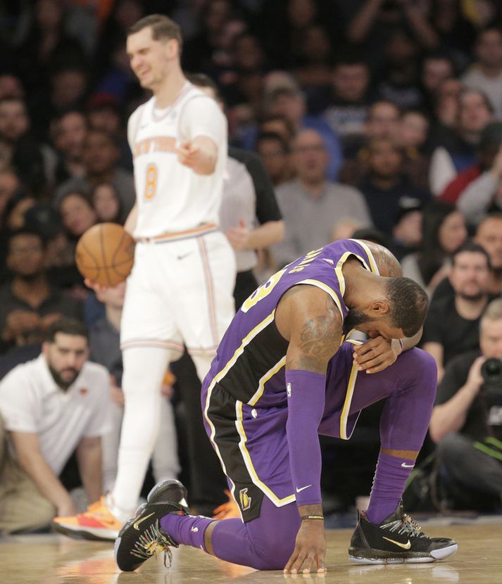 LeBron James eftir að Mario Hezonja hafði varið skotið hans.