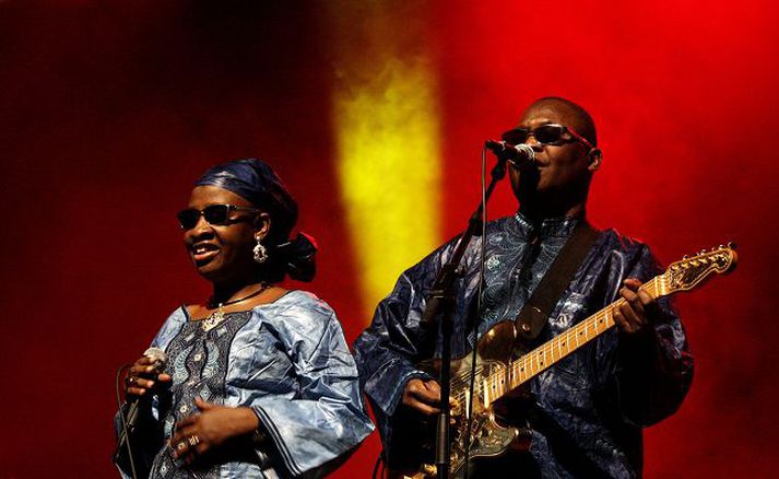 Amadou og Mariam unnu hugi og hjörtu tónleikagesta í Laugardalshöllinni á miðvikudagskvöldið. Fréttablaðið/Valli