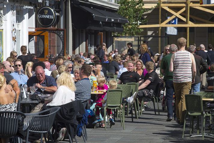 Hressó er með vinsælan bjórgarð.