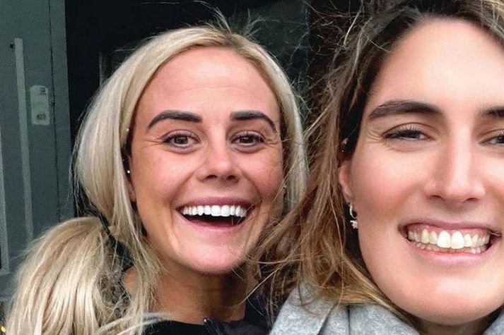 Sara Sigmundsdóttir og Benedikte Hayes þegar þær hittust á Íslandi á dögunum.