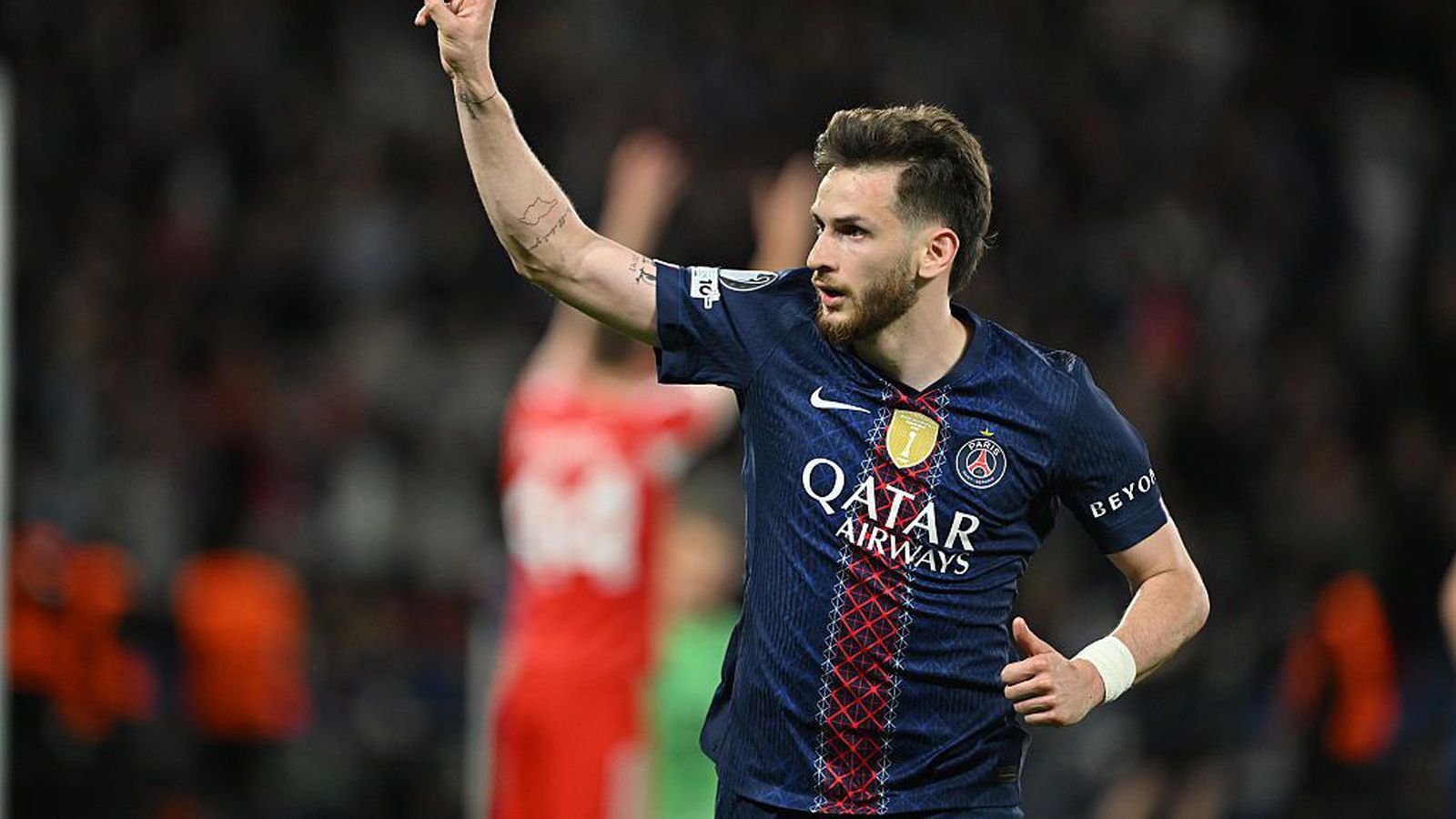 Lygi­leg níu marka veisla í París