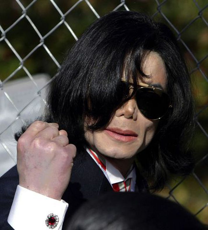 Michael Jackson lætur börnin sín ekki frá sér baráttulaust.