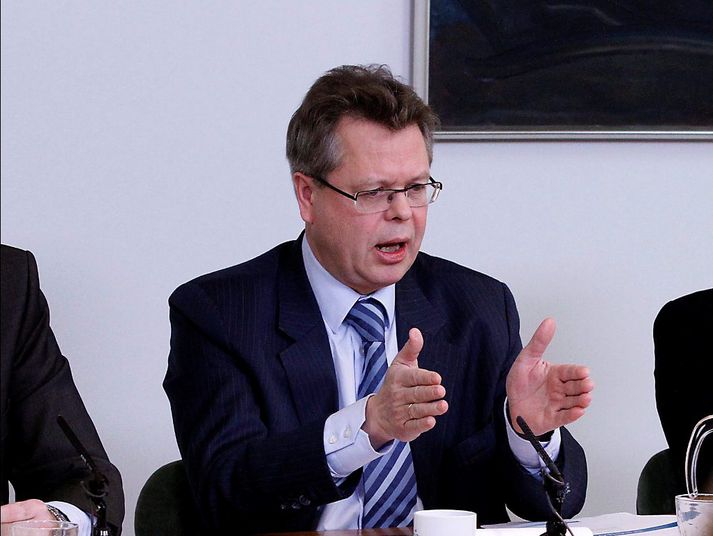 Már Guðmundsson er seðlabankastjóri. Það er Seðlabankinn sem gefur út ritið. 