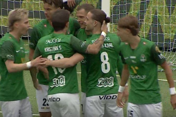 Blikar fagna marki Viktors Karls Einarssonar í dag.