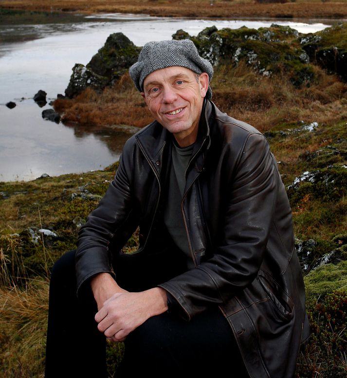 Gísli Ágeirsson, þýðandi.