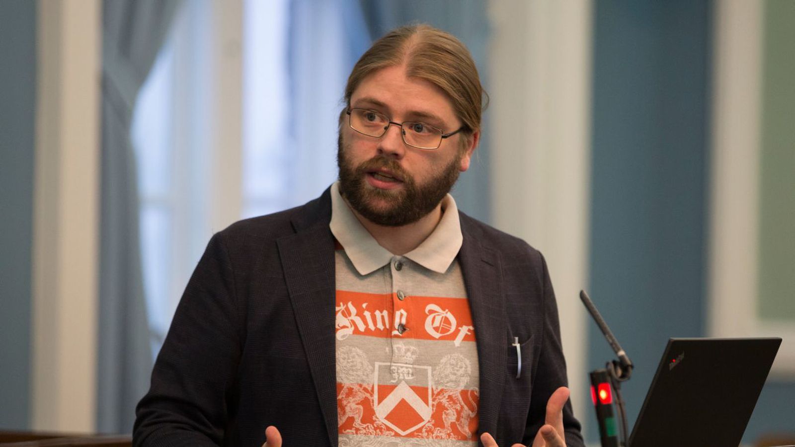 Þingmaðurinn Helgi Hrafn með kórónuveiruna - Vísir