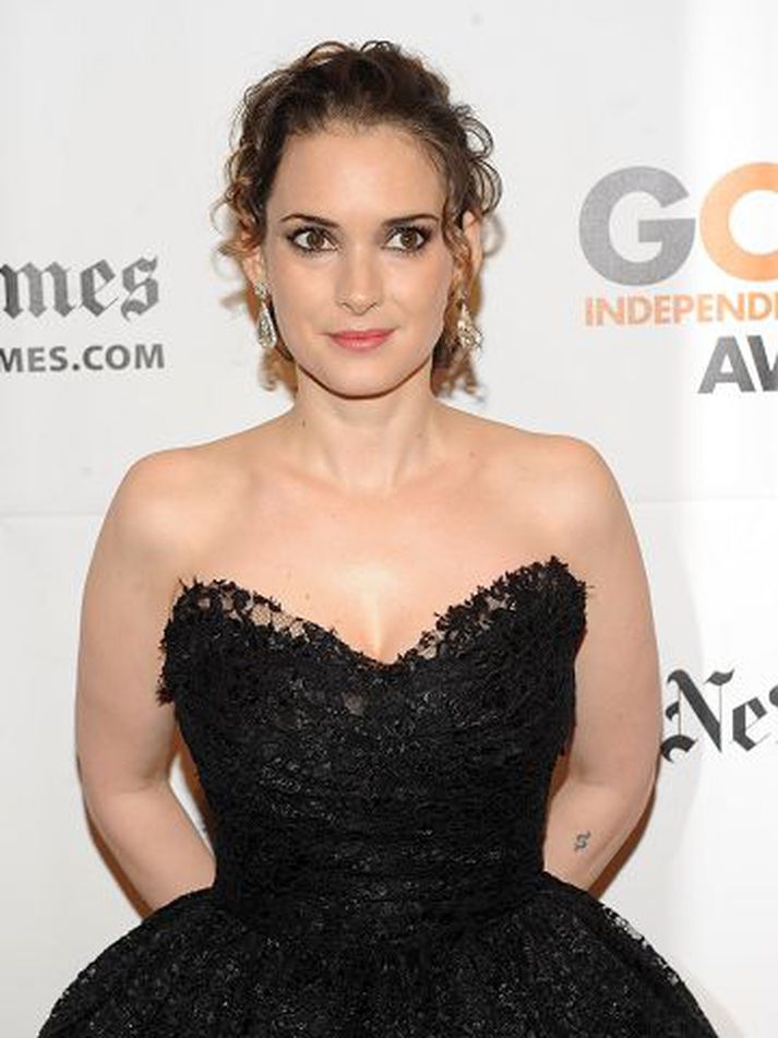 Winona Ryder segist hafa hitt Mel Gibson í veislu fyrir mörgum árum og þótt hann dónalegur bæði gagnvart henni og vini hennar. 
nordicphotos/getty