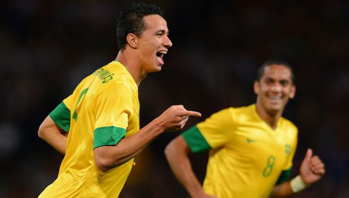 Damiao (t.v.) og Romulu fagna þriðja markinu á Old Trafford í kvöld.