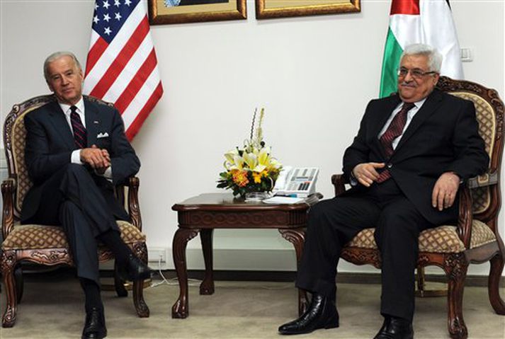 Joe Biden með Mahmoud Abbas, forseta Palestínumanna.