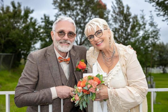 Erna og Þorsteinn giftu sig við fallega athöfn um helgina.