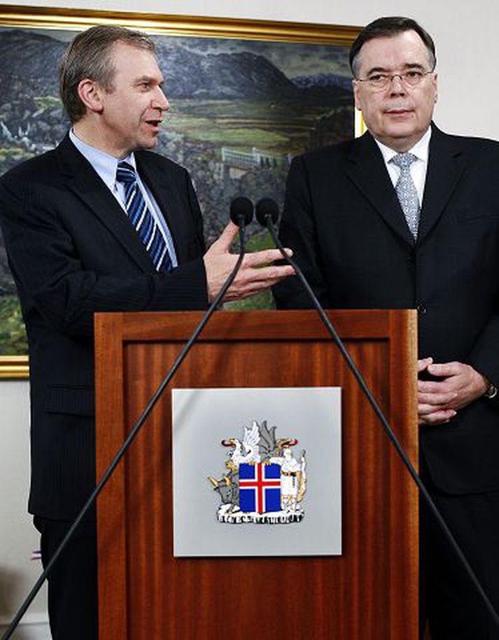 Yves Leterme, forsætisráðherra Belgíu, sem sést hér með Geir H. Haarde, bauðst á föstudaginn til að segja af sér embætti.