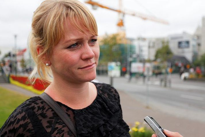 Það er Katrín Júlíusdóttir iðnaðarráðherra sem mun afhenda gjöfina.