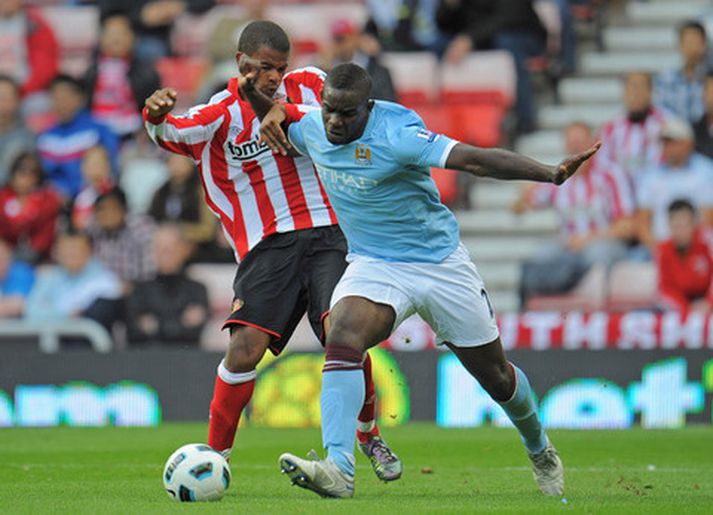 Frazier Campbell og Micah Richards í leiknum um helgina.