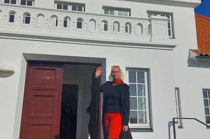 Bergrún Brá áfengis- og vímuefnaráðgjafanemi á Bessastöðum. Fyrir nokkrum árum síðan var Bergrún í neyslu, ekki að vinna, heimilislaus og á félagslega kerfinu. Bergrún er ein þeirra 300 kvenna sem Menntasjóðurinn hefur styrkt til náms.