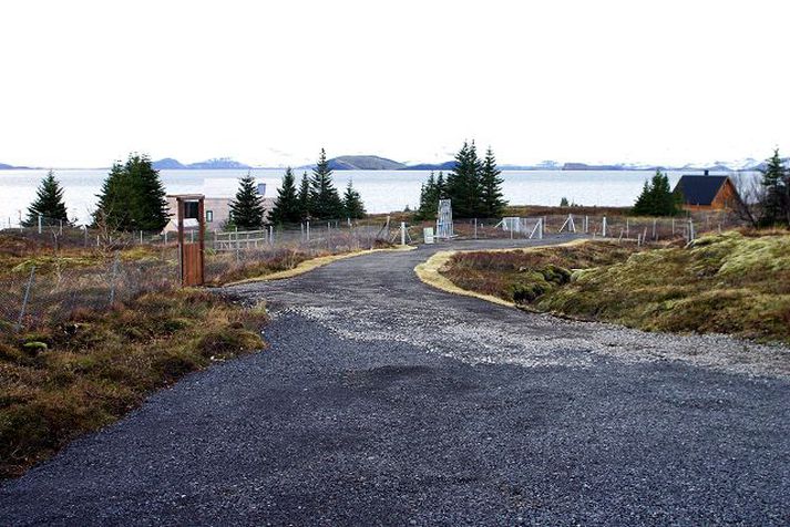 Þjóðgarðsvörður ætlar að beita sér fyrir því að gerð verði úttekt á neysluvatns- og fráveitumálum umhverfis Þingvallavatn. Fréttablaðið/Anton