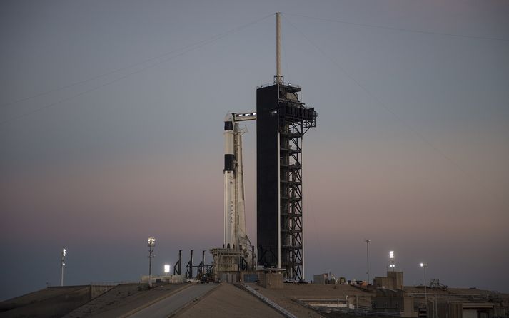 Þetta er fyrsta tilraunaflug Crew Dragon en einnig stendur til að reyna að lenda Falcon 9 eldflauginni sem bera á farið út í geim á drónaskipinu Of Course I Still love You undan ströndum Flórída.