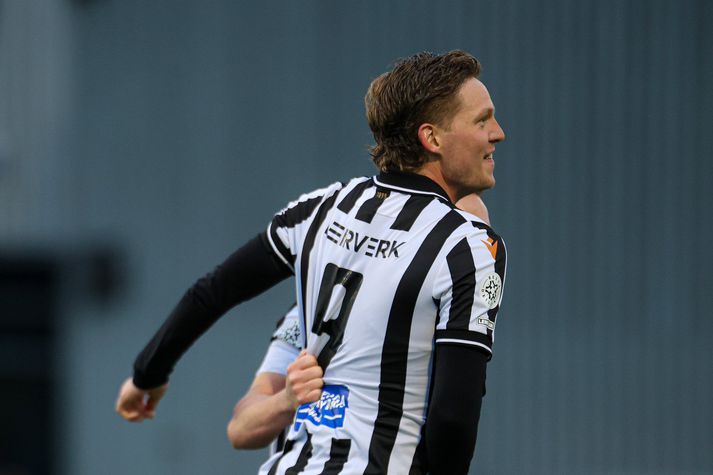 Eiður Gauti Sæbjörnsson fagnar marki sínu gegn ÍA.