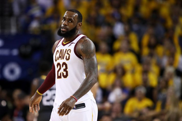 LeBron James leikur með LA Lakers næstu fjögur árin