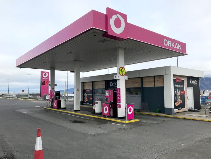Skeljungur rekur meðal annars 60 bensínstöðvar undir merkjum Orkunnar á Íslandi.