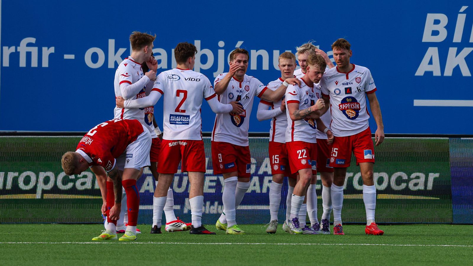 Upp­gjörið: Valur - Þór Ak. 1-2| Ný­liðarnir sóttu þrjú stig á Hlíðar­enda