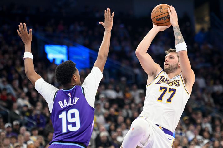 Luka Doncic og félagar í Los Angeles Lakers sóttu sigur til Salt Lake City.