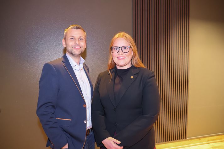 Elías Gunnar skólast´jori og Lovísa Oktovía stjórnmálafræðingur leiða lista Viðreisnar á Akureyri.