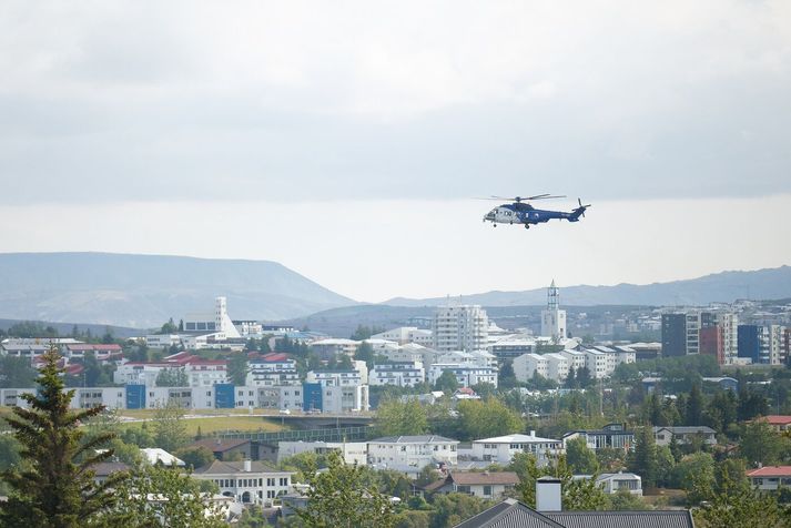 Þyrlan yfir Kópavogi.