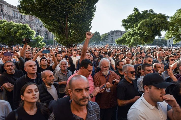 Armenar mótmæla aðgerðum Asebaídsjan í Nagorno-Karabakh héraði.