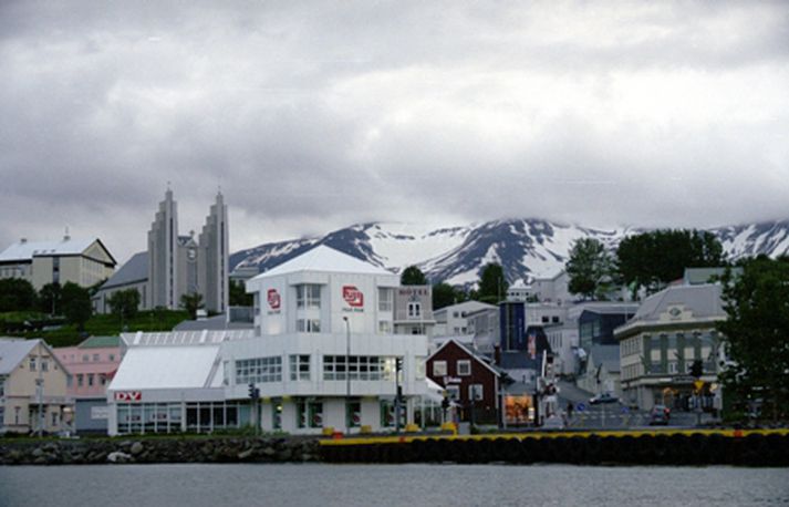 Fíkniefni og sterar fundust á Akureyri um helgina.