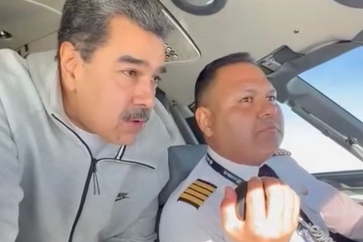 Nicolas Maduro og flugmaðurinn Bitner Villegas. Myndin er skjáskot úr myndbandi sem Maduro birti í desember 2023.