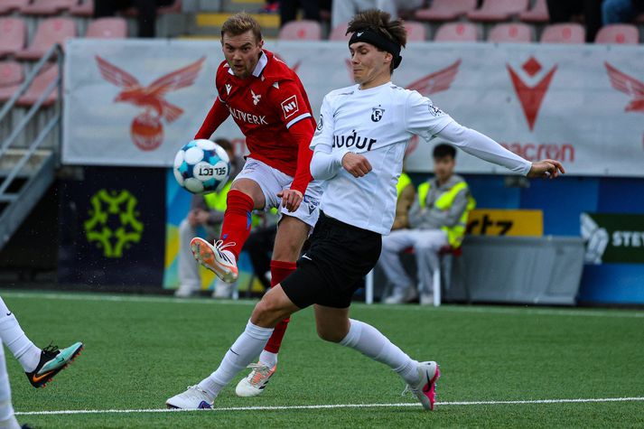 Tryggvi Hrafn var með tvær stoðsendingar hjá Val í kvöld.