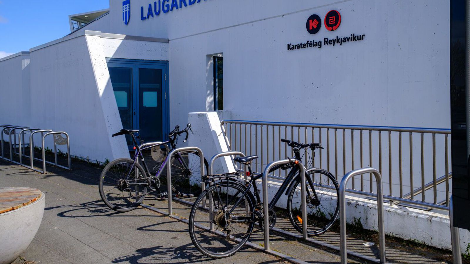 Fjölga stæðum fyrir deili­bíla og raf­hlaupa­hjól í Reykja­vík
