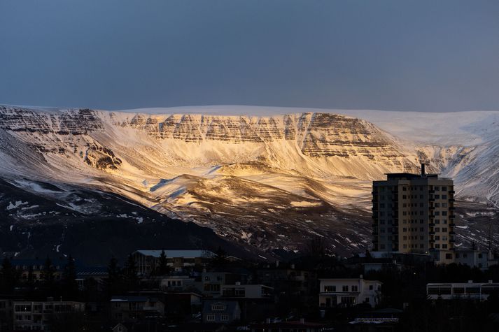 Frost verður yfirleitt núll til fimm stig síðdegis í dag.