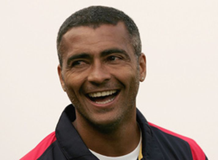 Romario er með grátt í vöngum en unir sér vel á fótboltavellinum.