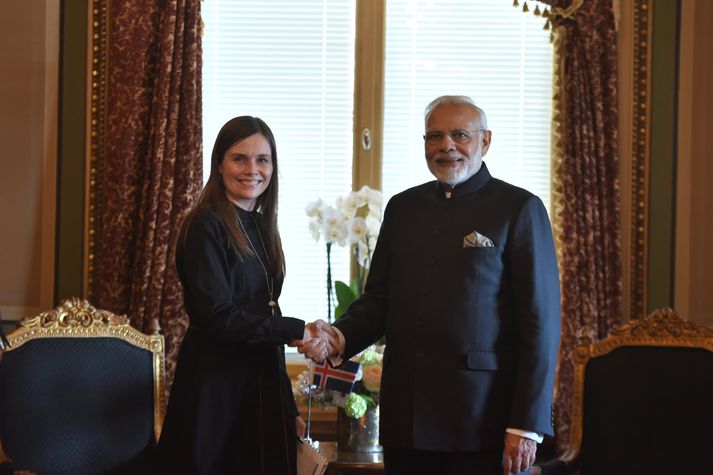 Katrín ásamt Narendra Modi, forsætisráðherra Indlands í Stokkhólmi í dag.