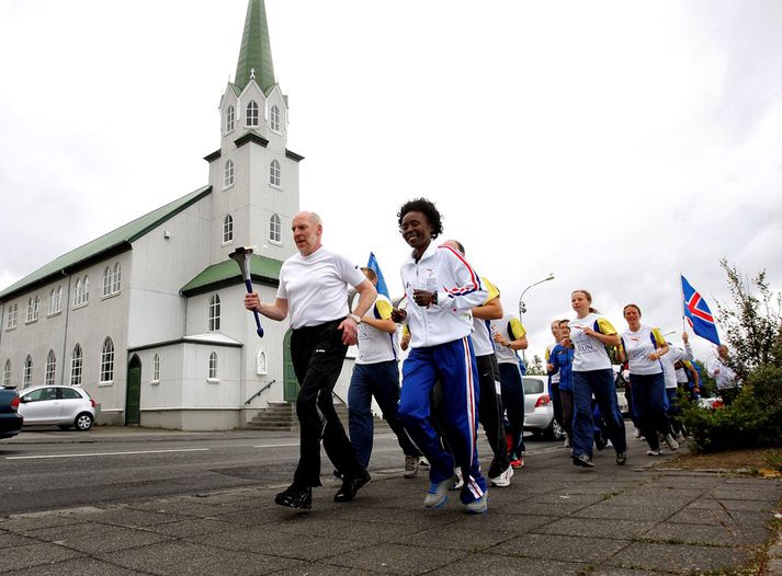 Steingrímur J. Sigfússon bar kyndilinn í hlaupinu árið 2011, ásamt fleirum