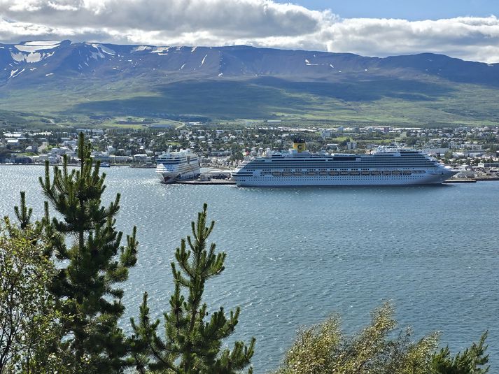 Um 250 þúsund farþegar koma alls með skemmtiferðaskipunum, sem koma á Akureyri í sumar.